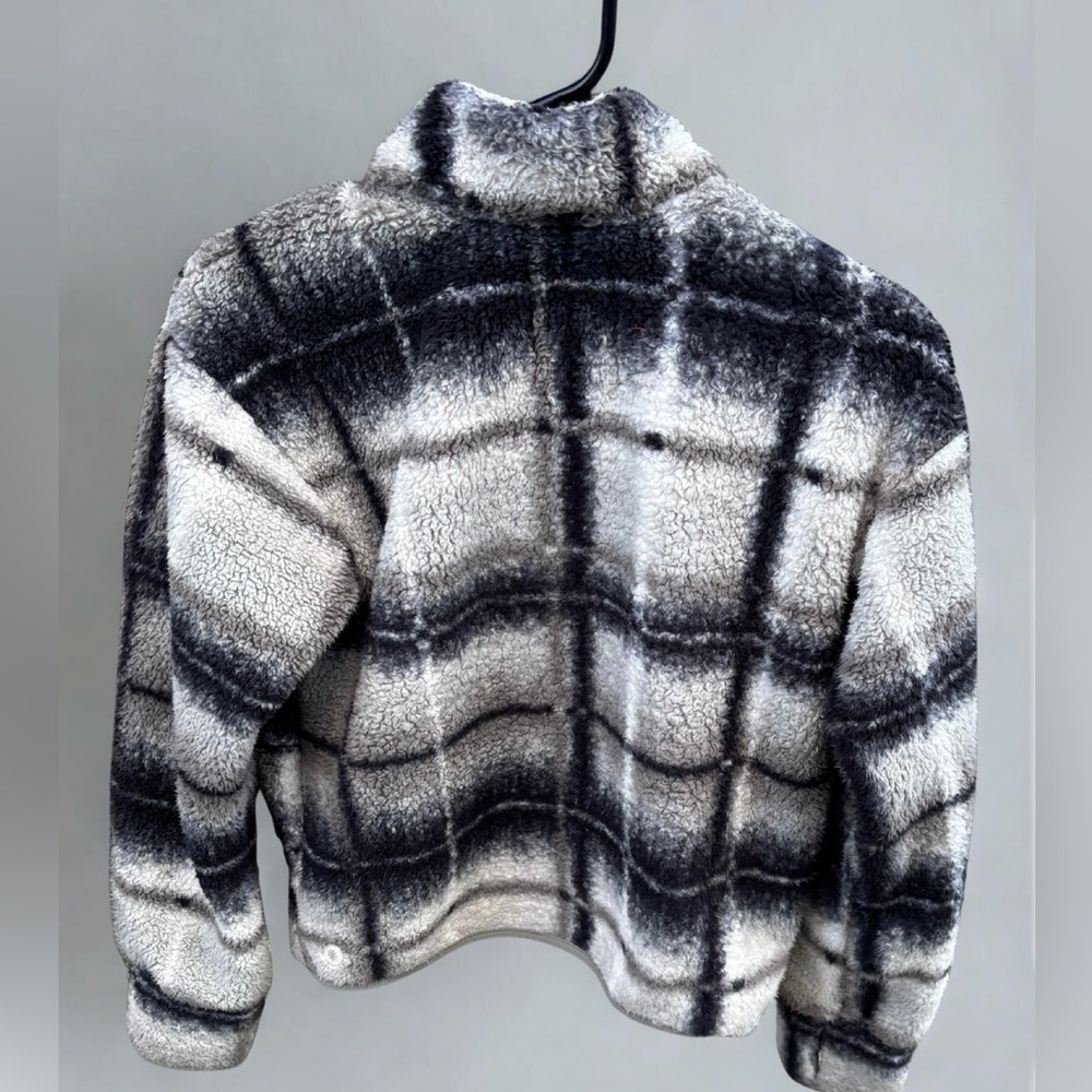 Athleta Girl black and cream plaid sherpa jacket size XL (14) - Picture 2 of 4